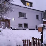 Yalet 2 Vlakbij Willingen Apartman